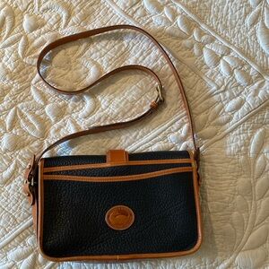 Vintage Dooney & Bourke equestrian style pebbled leather crossbody bag navy/tan